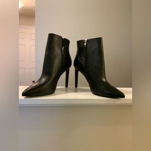 Nine West black leather Heel booties